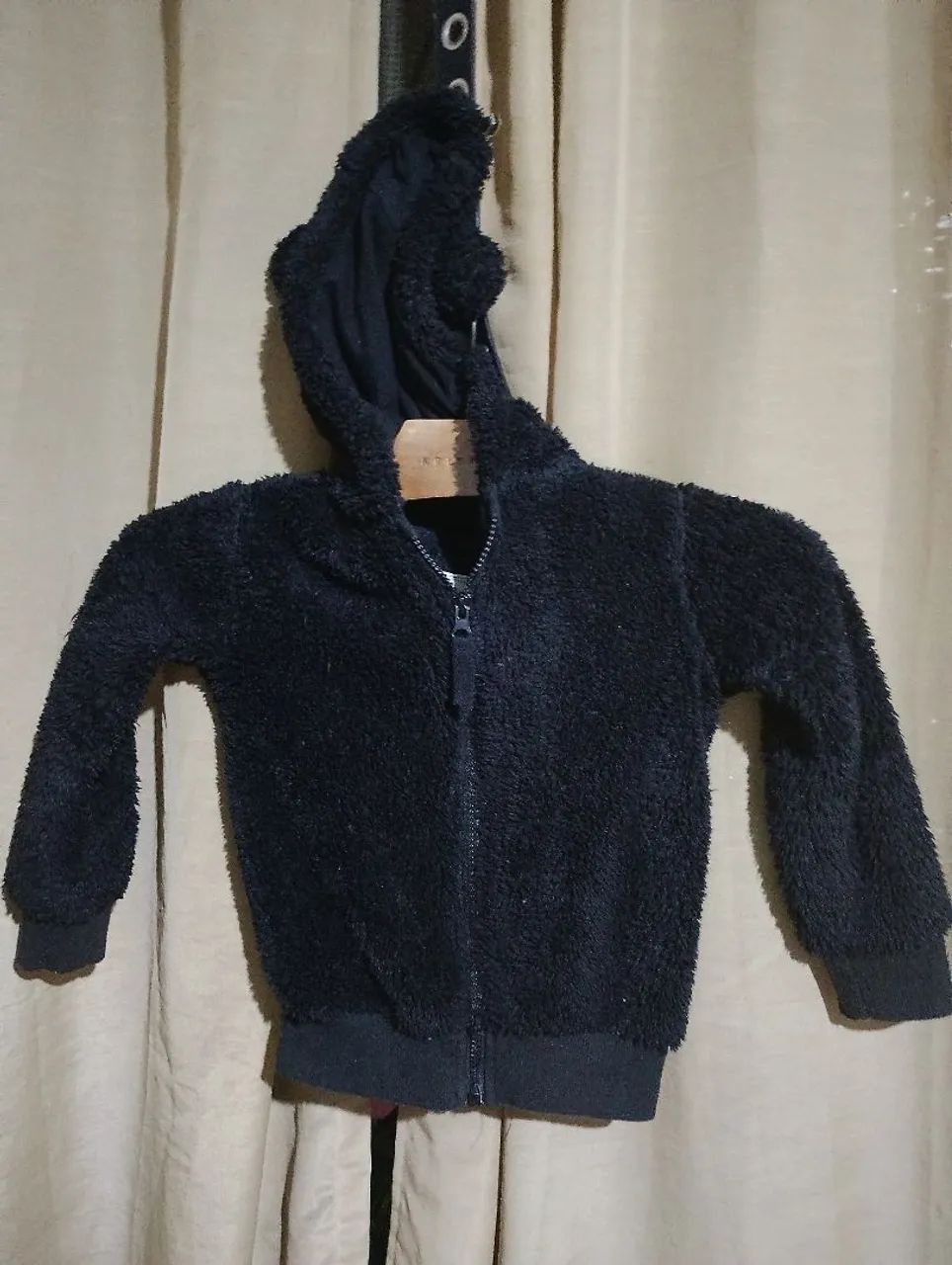 Unisex children's black fleece jacket
