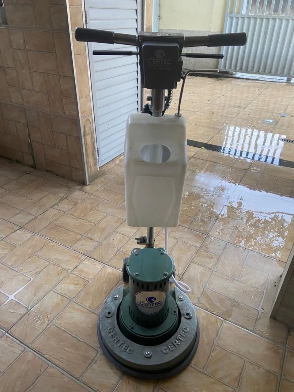 Máquina limpeza pisos removedora certec 