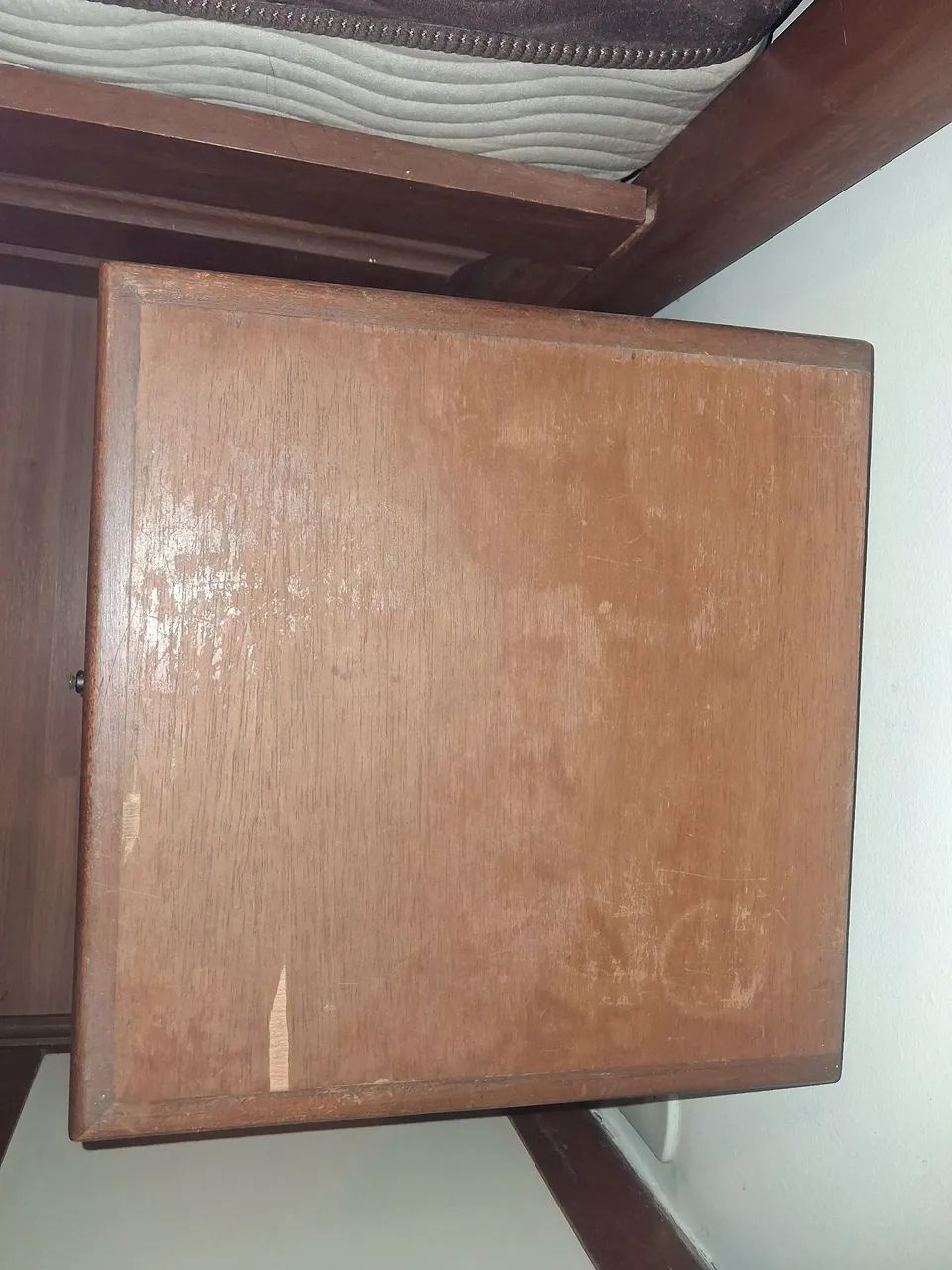 Mesa de cabeceira madeira maciça 64985890184194121