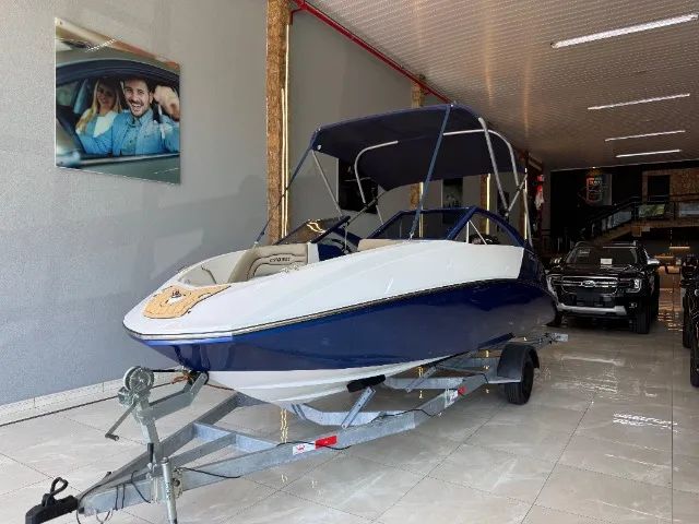 Lancha LF Yachts Conquest 180  2025