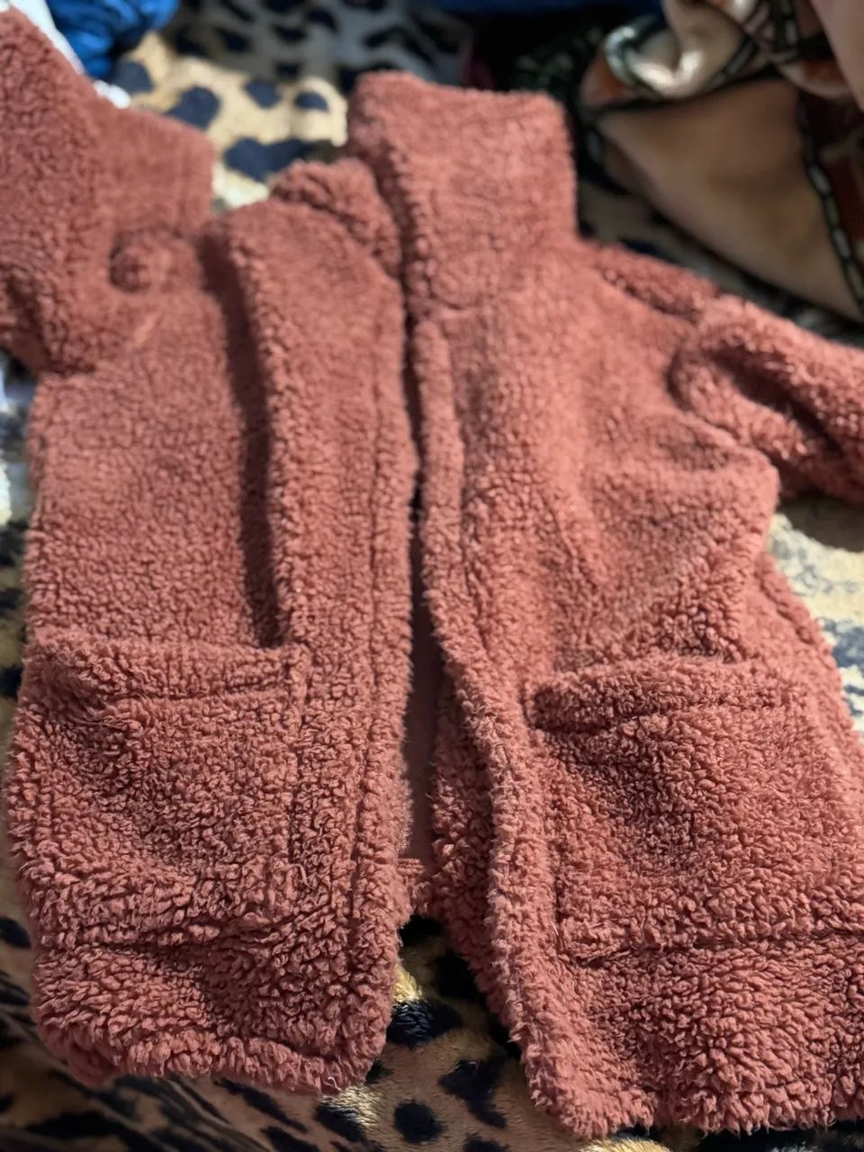 casaco teddy feminino marrom terra cota