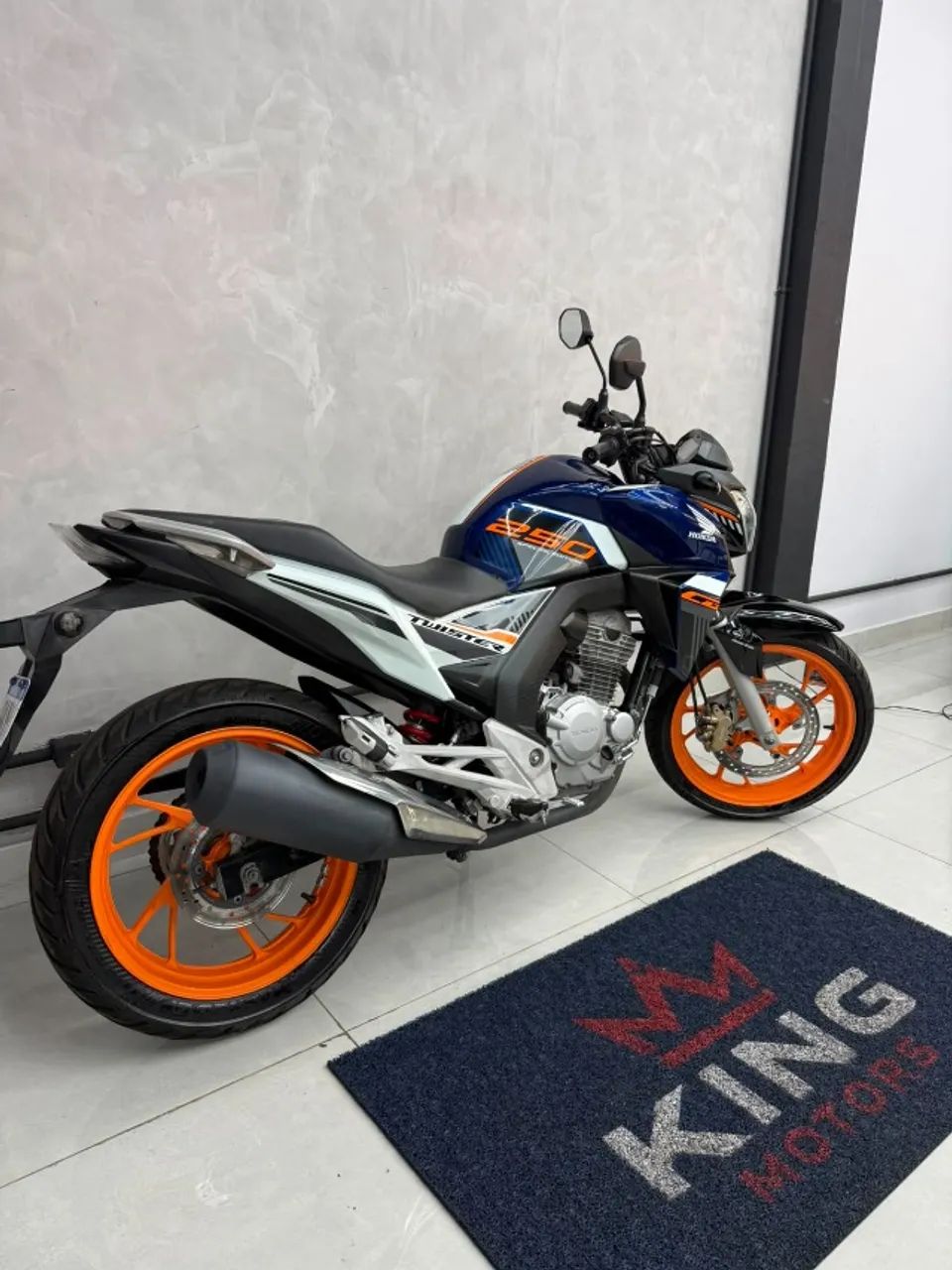 CB 250 - Foto 2