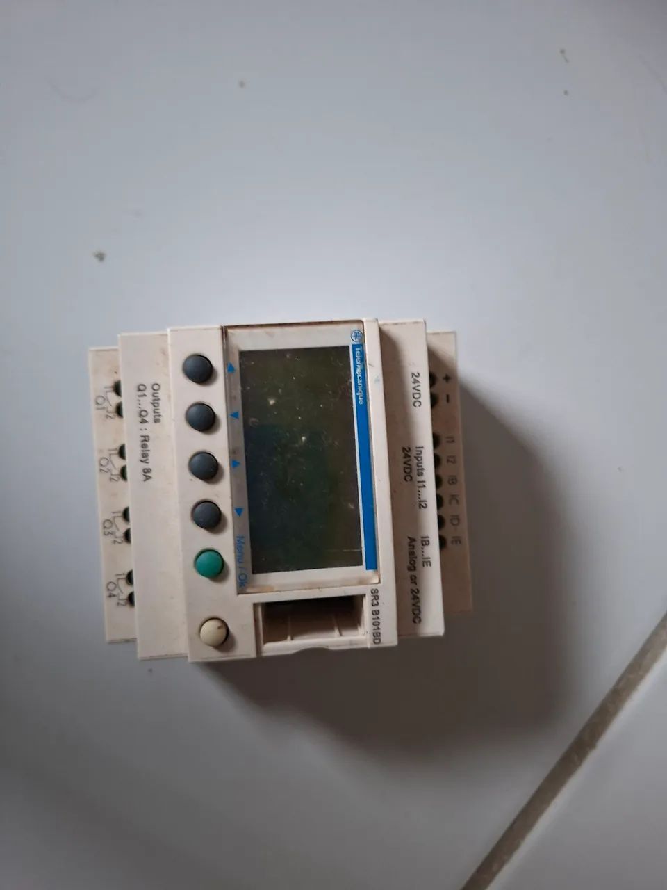 Relé Programável Modular - Com Display e Relógio - 6 Entradas/4 Saídas - 24 Vdc - Foto 3