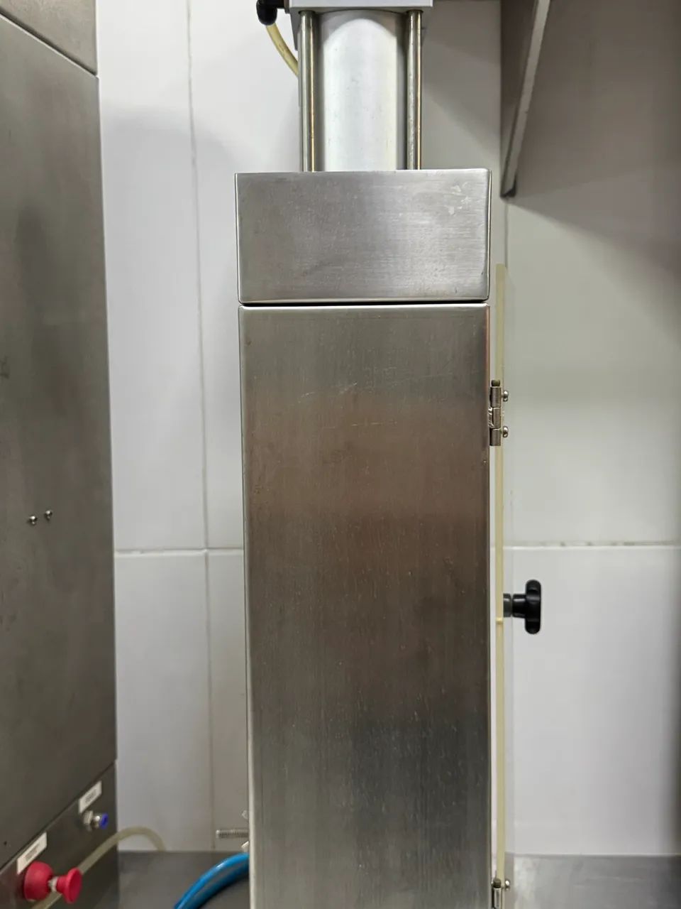 ARROLHADORA PNEUMÁTICA AUTOMATIZADA EM INOX - Foto 2