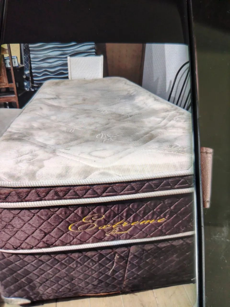 Cama box solteiro usada só por capa no colchao - Foto 4