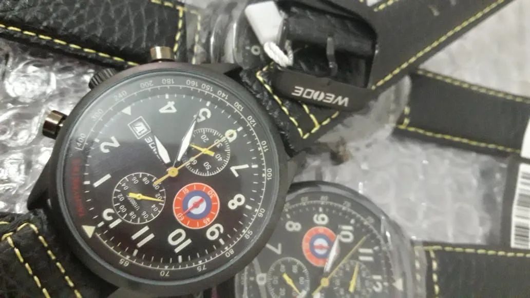 Relógio com pulseira de couro ponteiros menores funcionas  - Foto 5