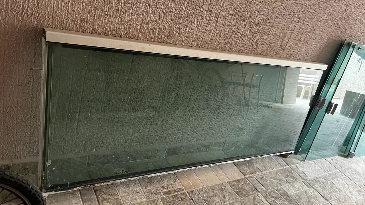 Vendo Janelas em vidro / $ por metro