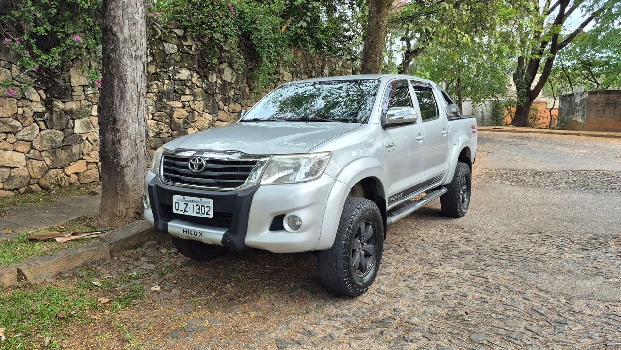 Toyota Hilux CD SRV 4X4 2.7 AT FLEX 2012