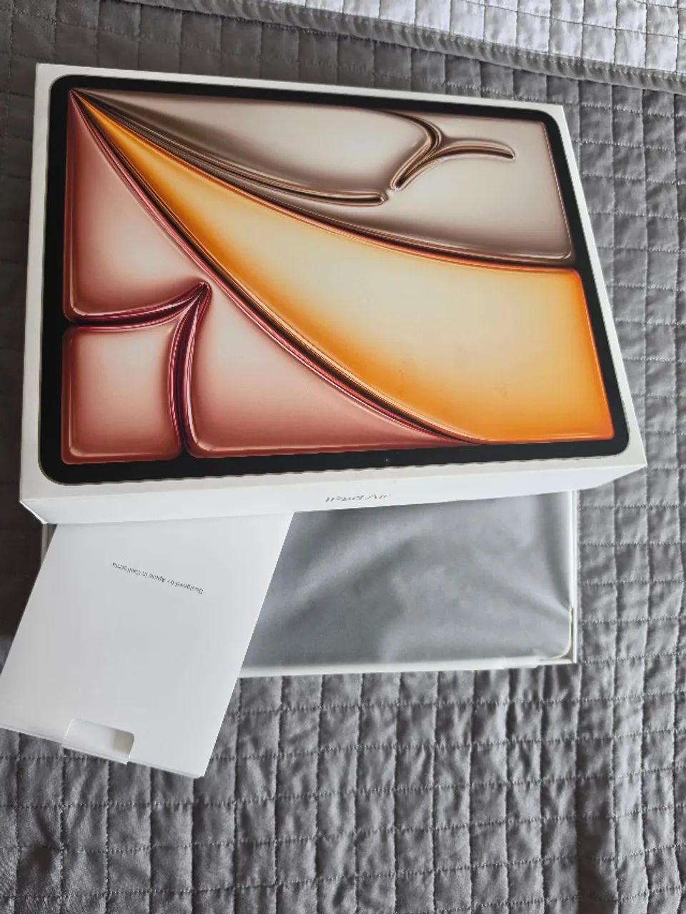 iPad Air M3 13" Estelar 128GB + Película Paperlike e Capa ESR