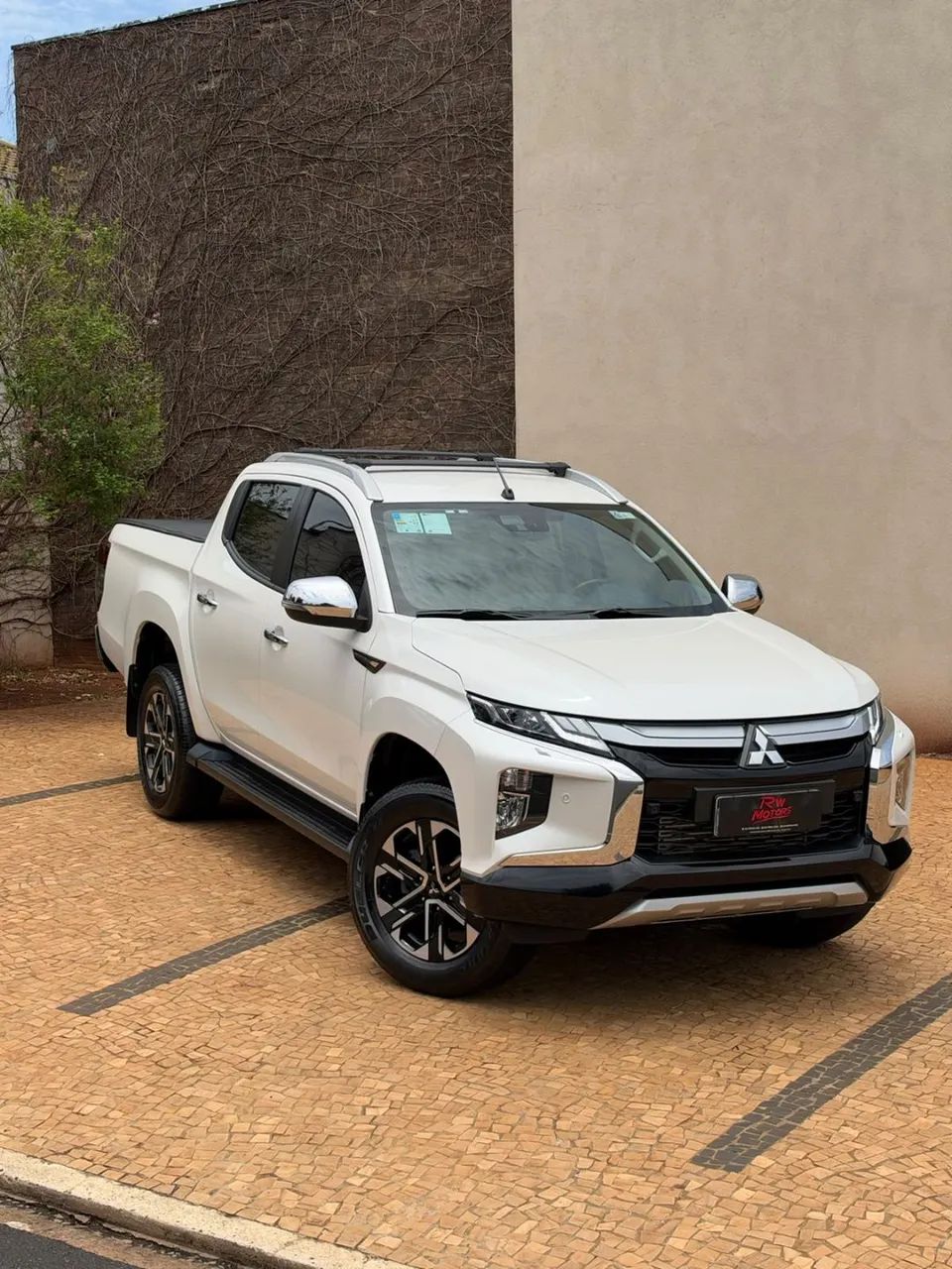 Mitsubishi Triton Triton HPE-S 2.4 CD 4x4 TB Diesel Aut. 2025