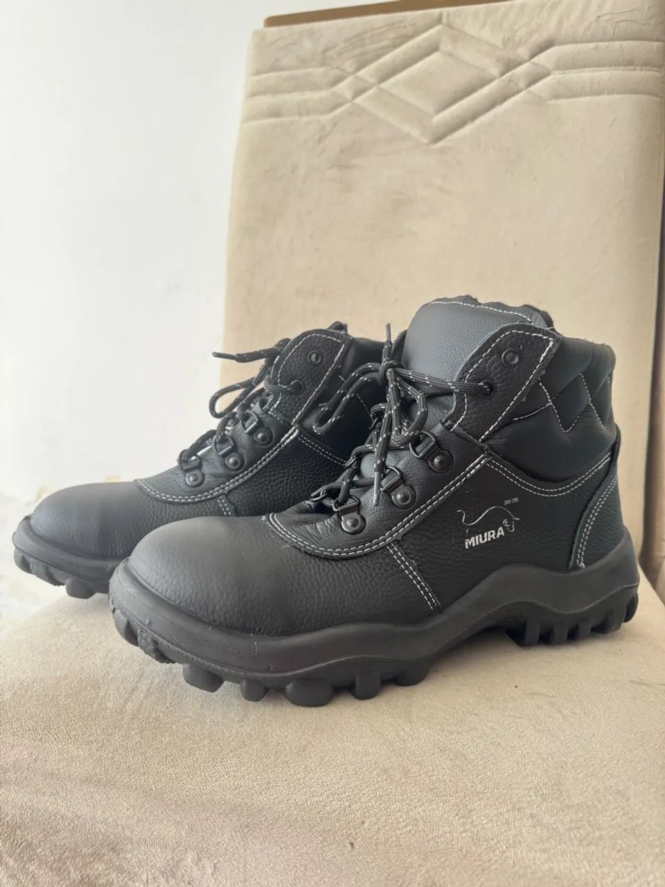 Bota miuri