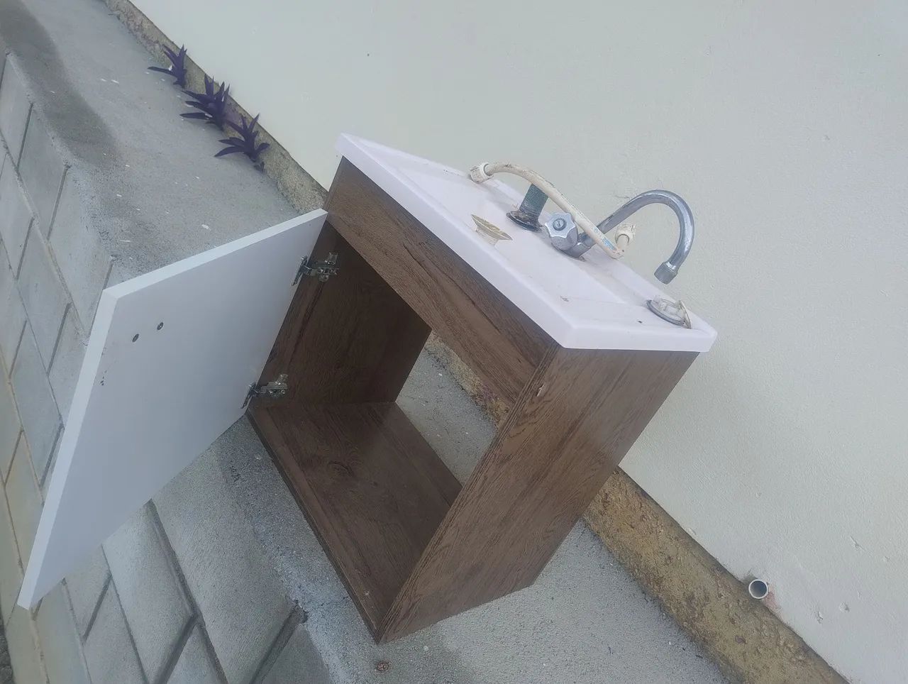 Armário de banheiro novinho...