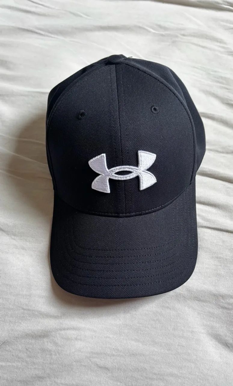 boné under armour preto