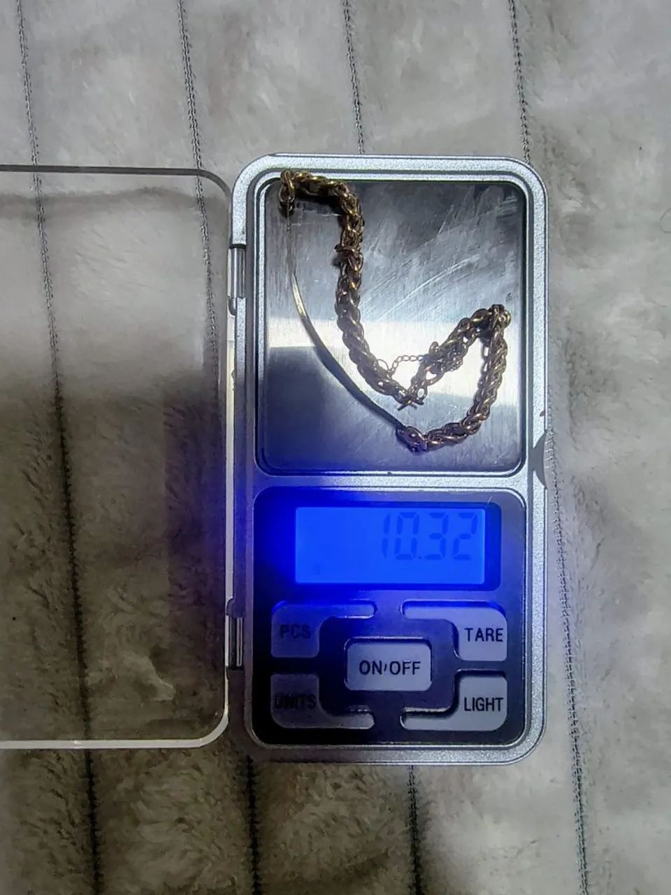 Pulseira feminina em Ouro 18K, com corrente trabalhada e plaquinha central. - Foto 3