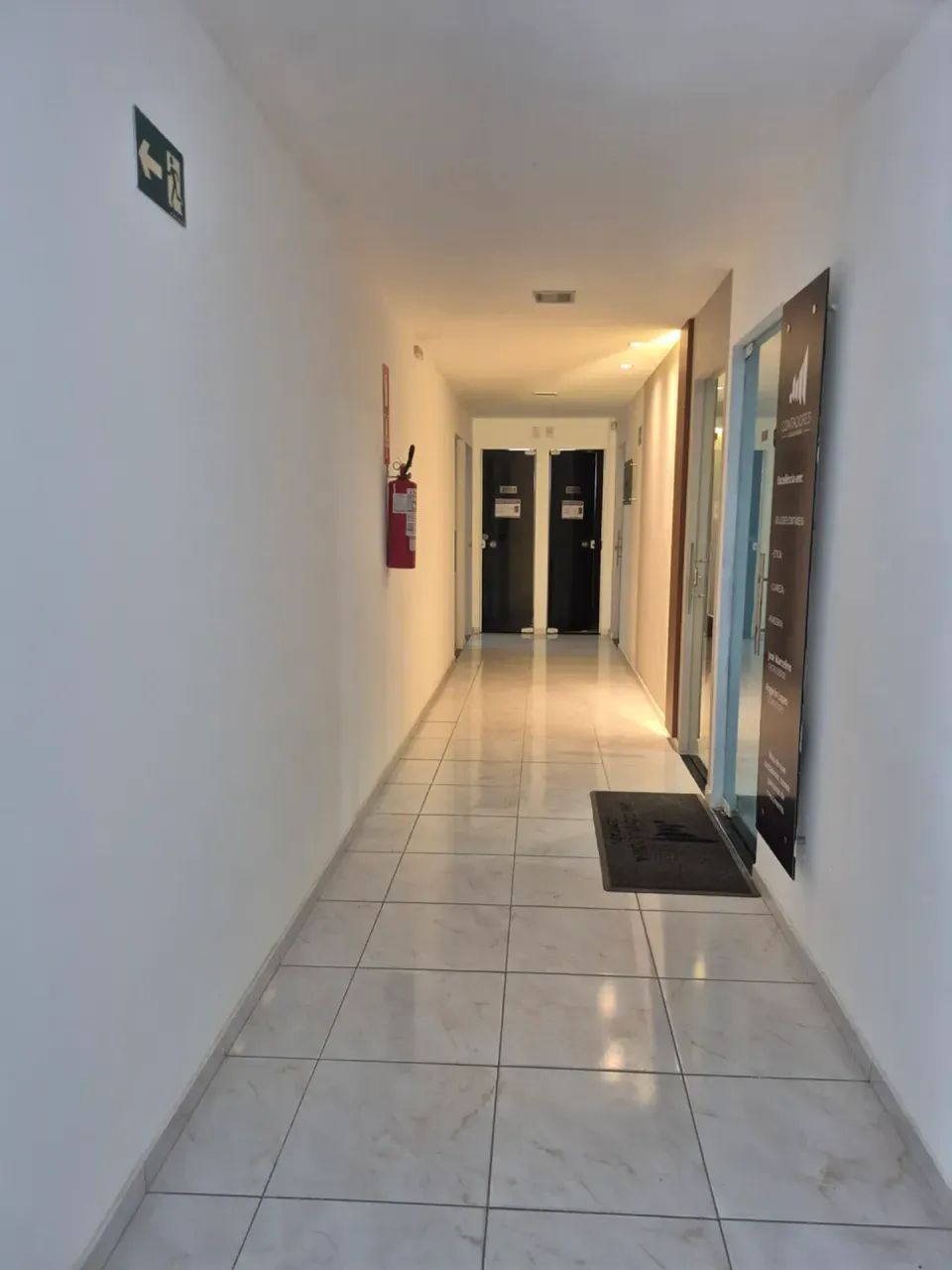 Alugo sala com 35 m2, 03 divisões,  Centro. - Foto 2