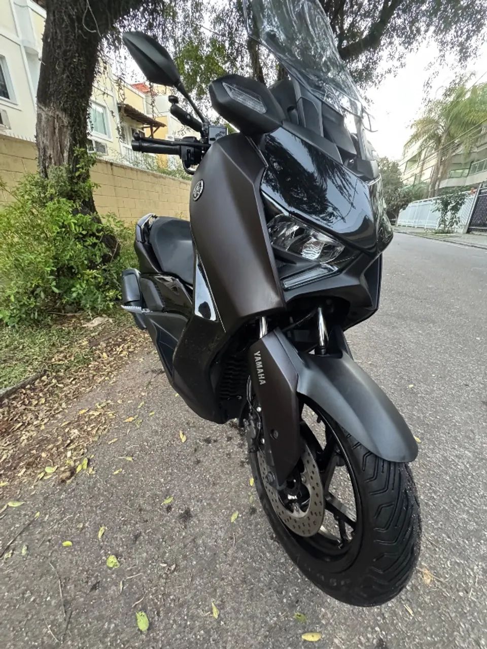 XMax300 Marron 2026  - Foto 4