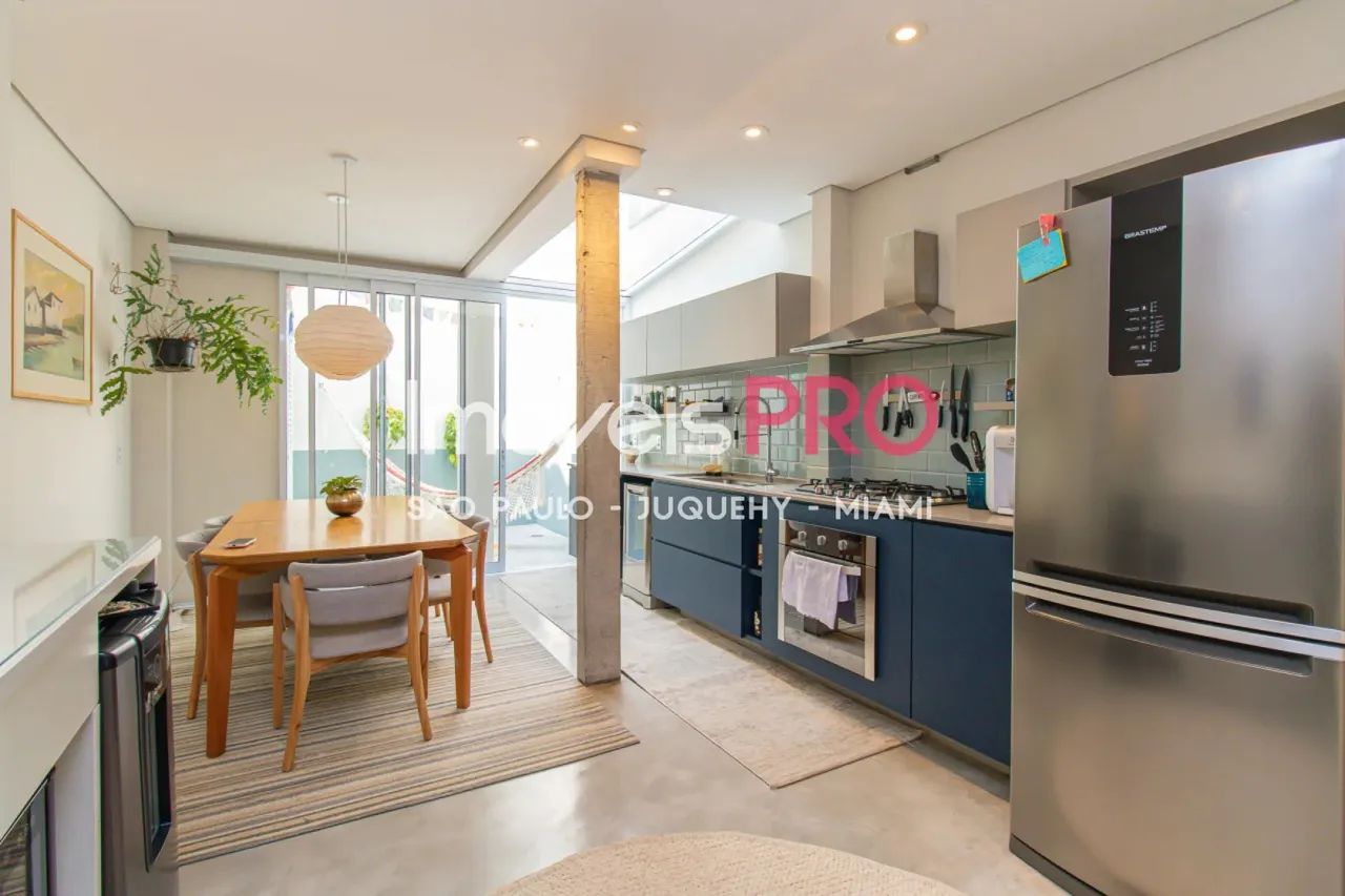 Casa de Vila totalmente reformada na Vila Olimpia !