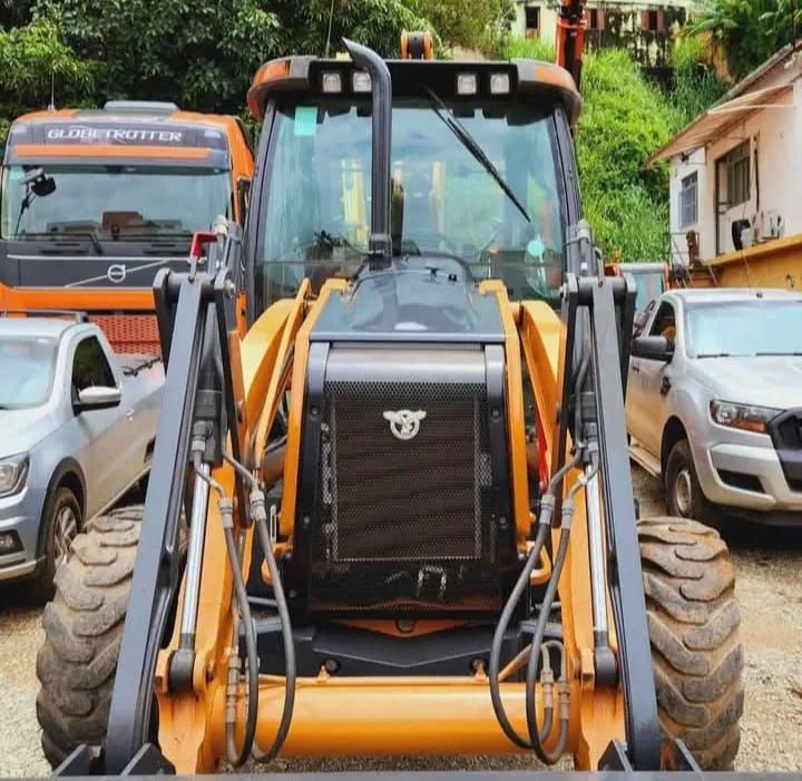 Retroescavadeira case 580n ano 2019