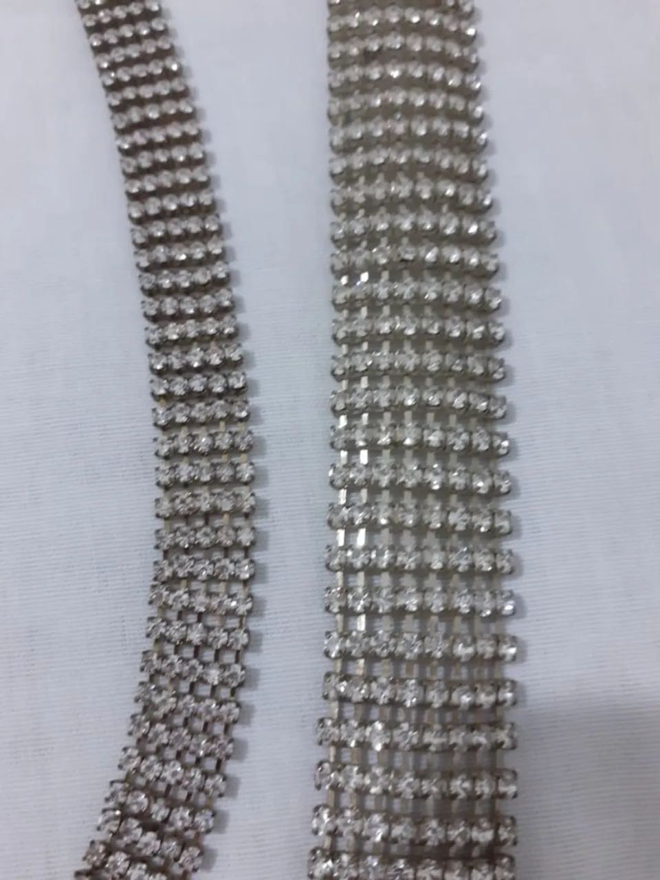 Conjunto de Joias Cravejadas de Strass Prateado - Foto 3