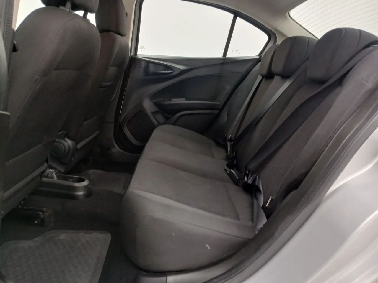 Fiat Cronos 1.3 8V Flex, foto 17 de 18