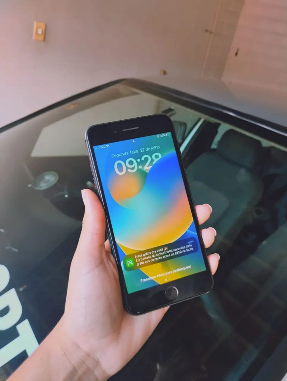 Vendo IPhone 8 Plus,  64 GB ,biometria funciona perfeitamente,  bateria 74% - Foto 4