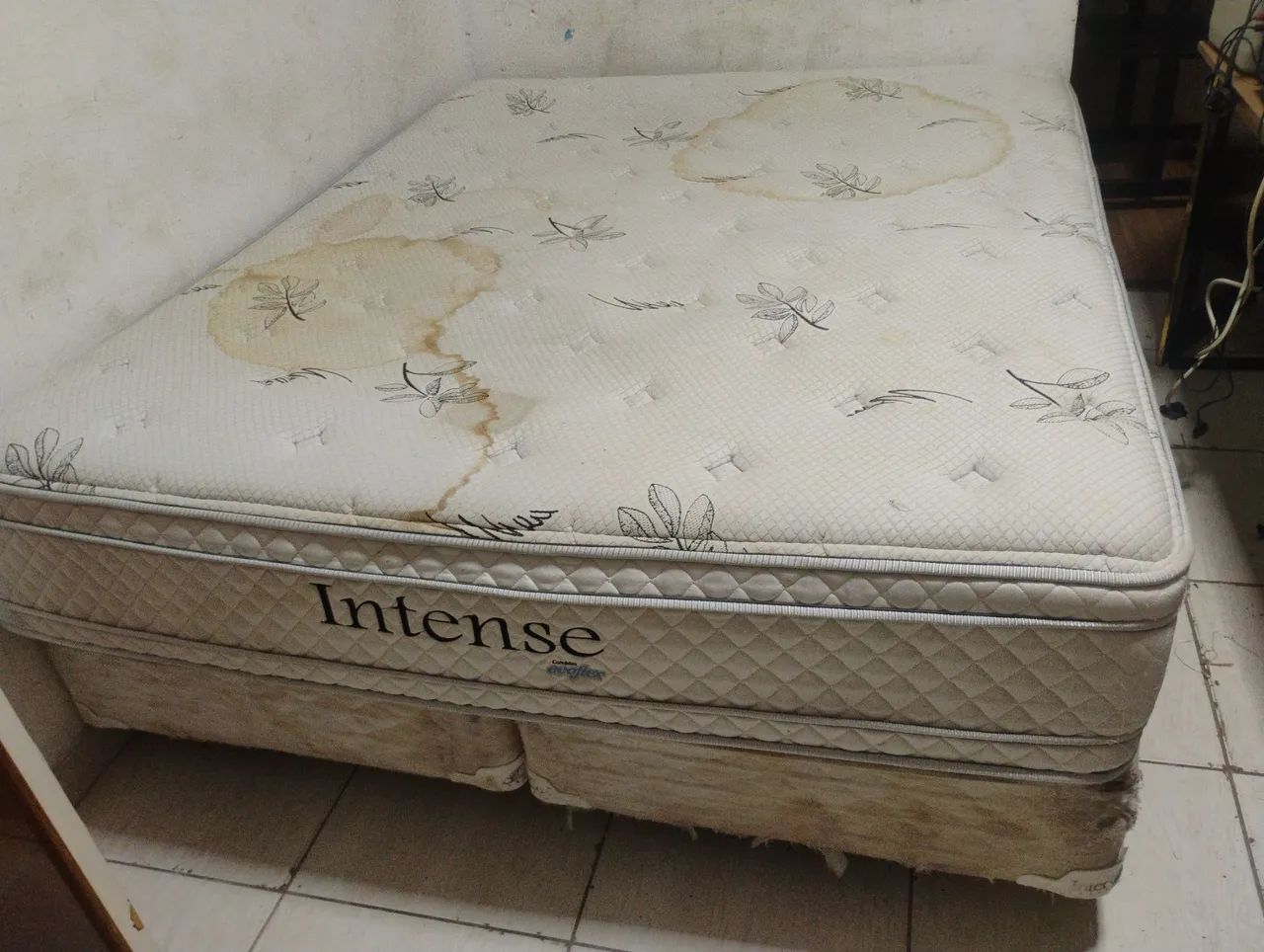 Cama de Casal Quemm com colchão  - Foto 2
