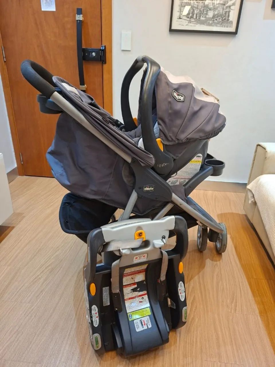 Carrinho de Bebê  Chicco Viaro com Bebê conforto - Foto 2