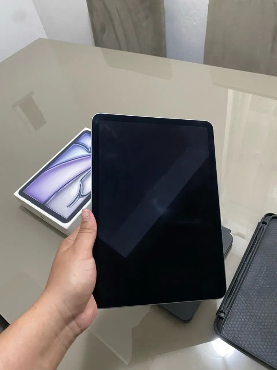 iPad Air 11" M3 128GB Cinza-espacial + Capa com Teclado - Impecável  - Foto 5