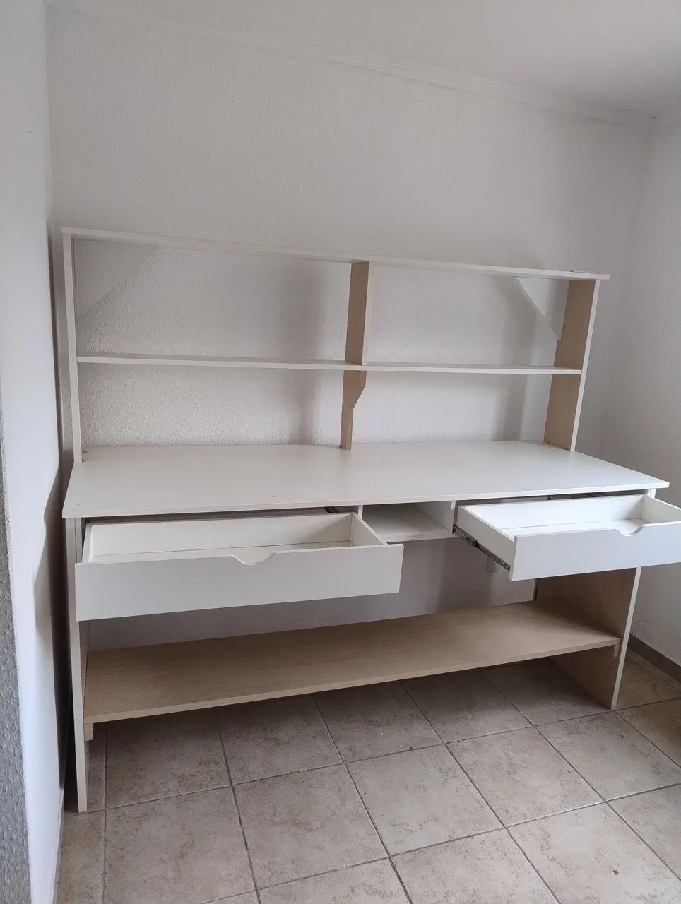 Bancada de Trabalho em MDF - 2,20 m com 2 Gavetas e Prateleiras - Foto 3
