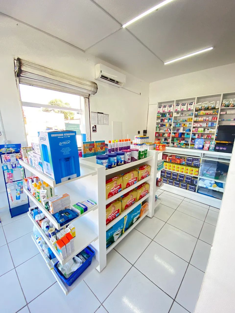 Vende-se Farmácia Completa com mercadoria 