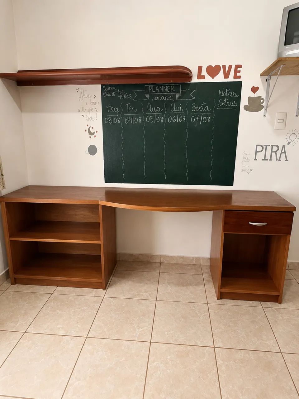 Escrivaninha penteadeira de madeira - Foto 2