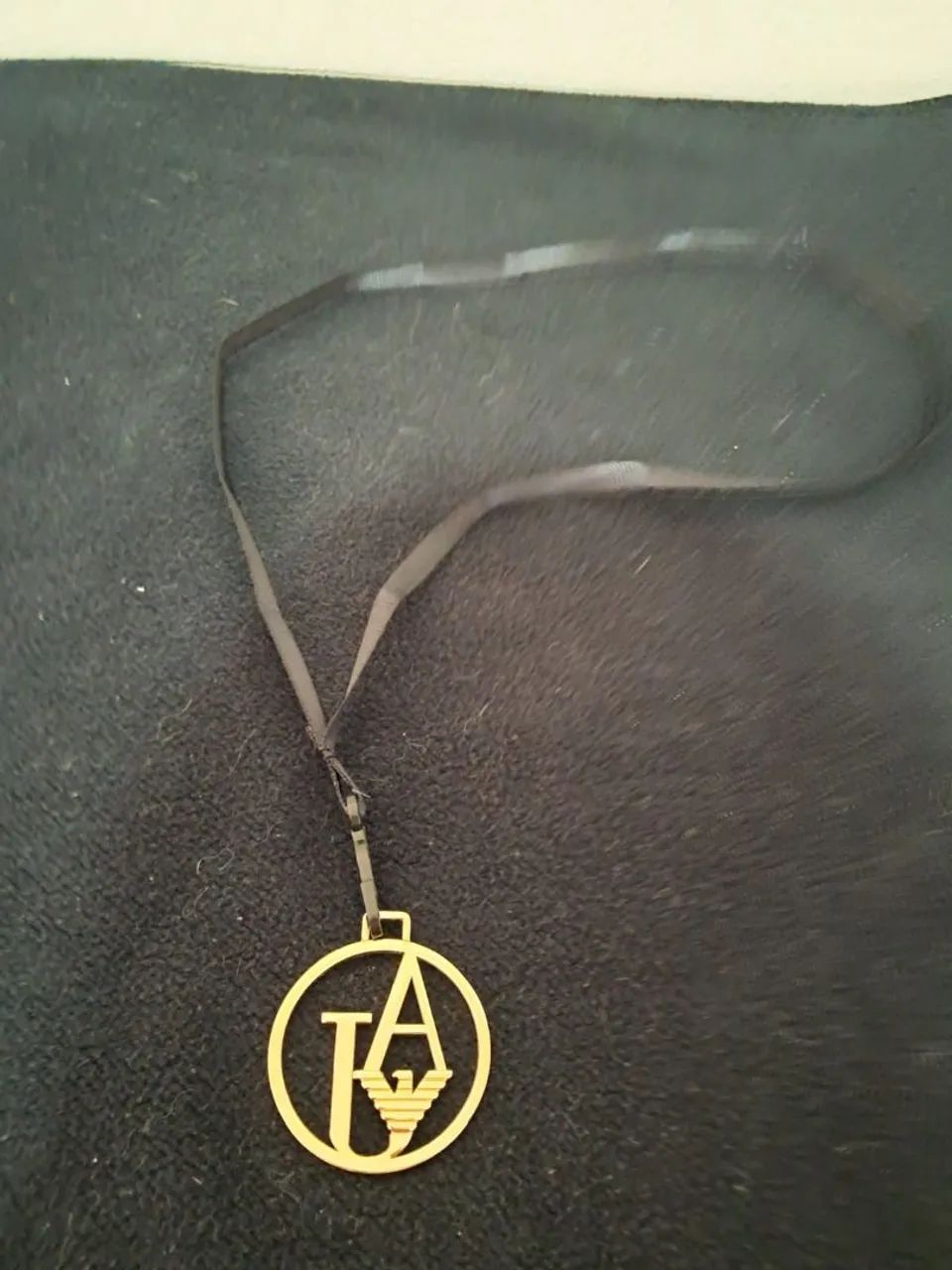 pingente em metal original Armani  - Foto 2