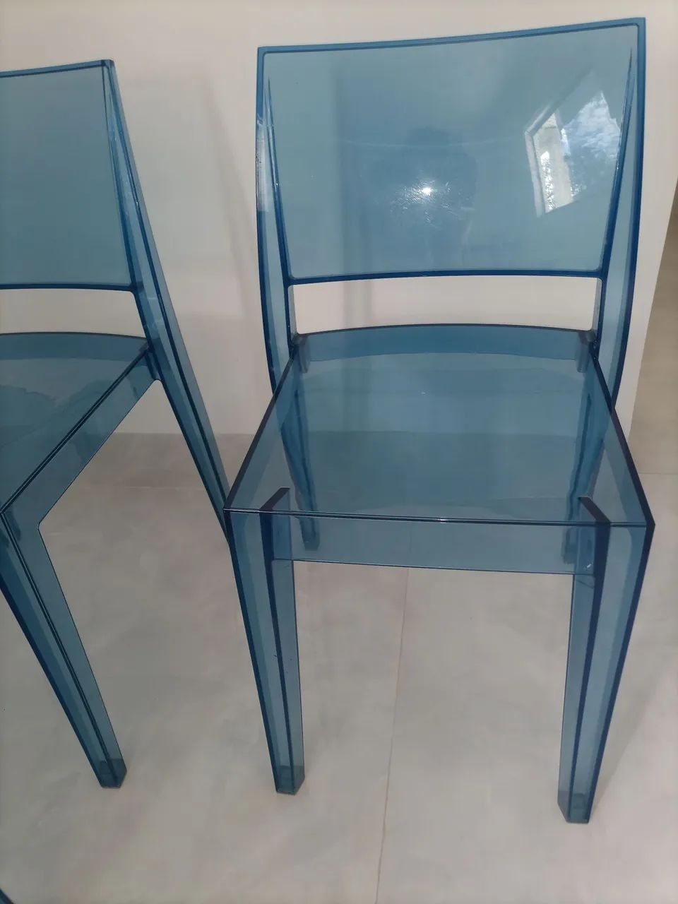 Conjunto Cadeira transparente azul  - Foto 4