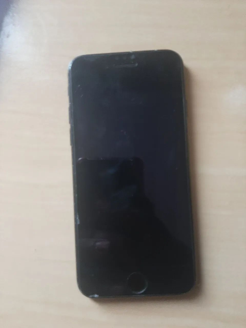 Só um celular está com defeito.