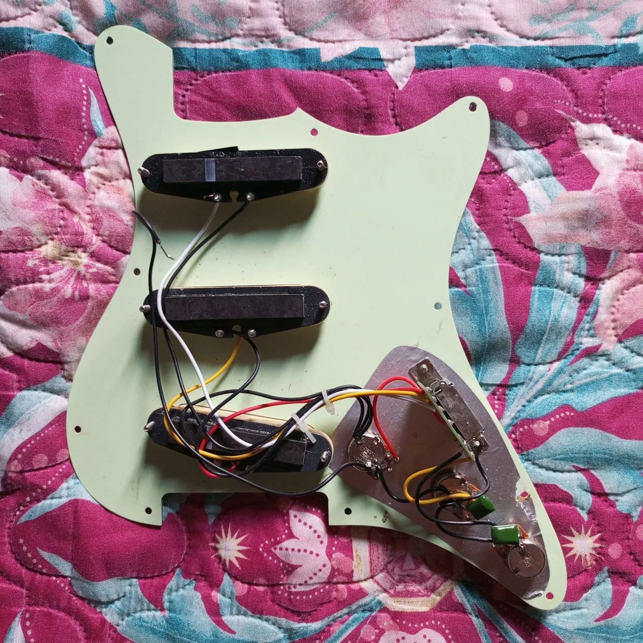 Elétrica Stratocaster  - Foto 2
