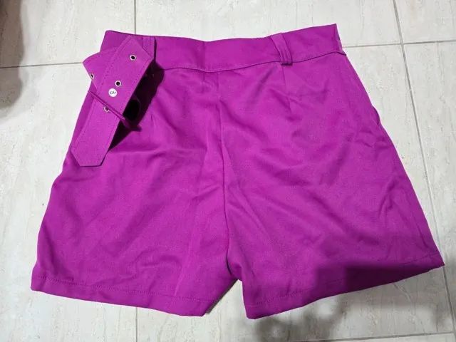 shorts roxo com detalhe de cinto - gg
