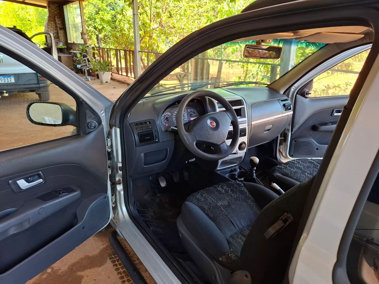 Fiat Strada 1.4 MPI Fire Flex 8V CE 2009 - Foto 3