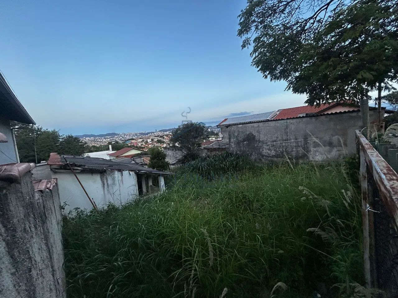 Lote plano 360 M2 - Bairro Camargos - Foto 4