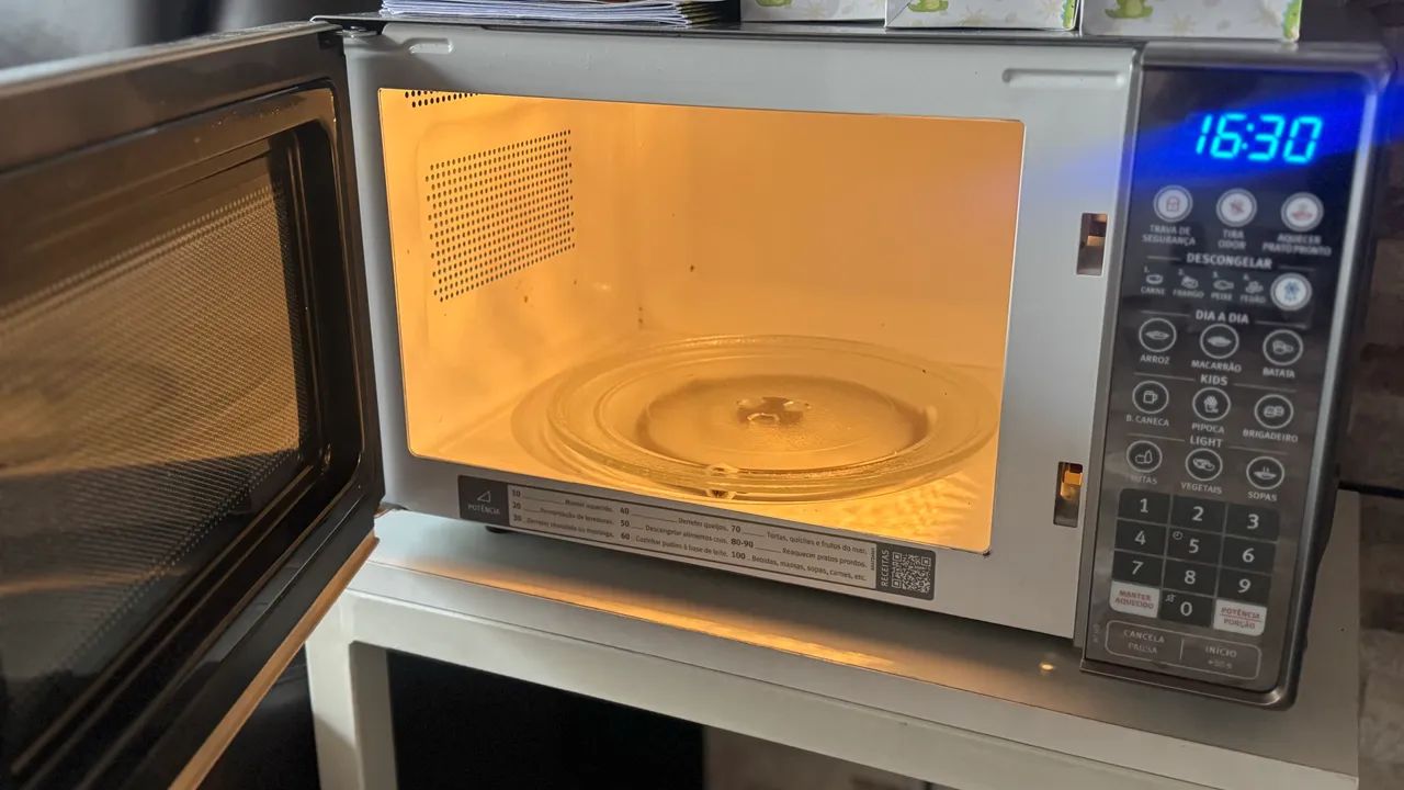 Microondas Electrolux (ENTREGO) - Foto 2