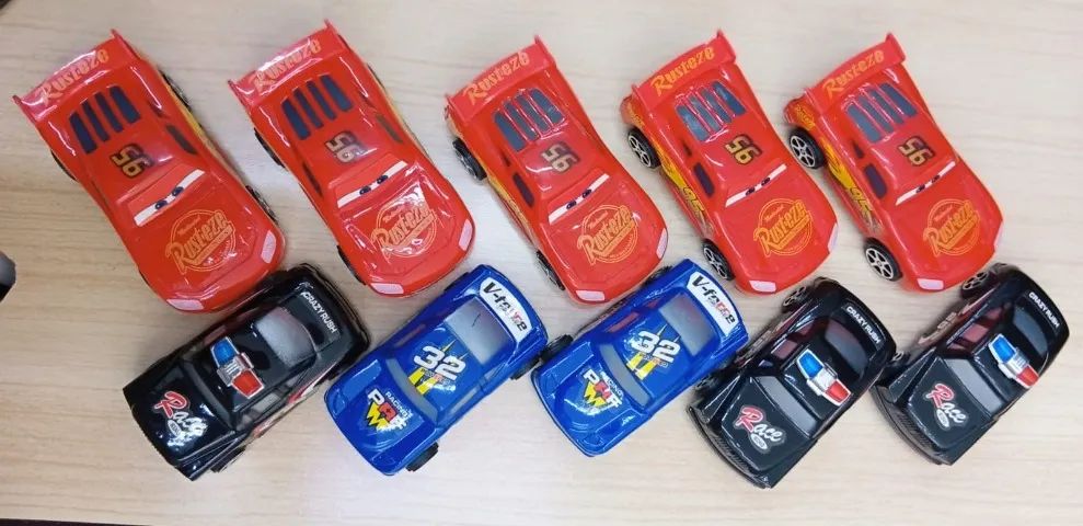 Kit com 30 mini carrinhos a cordas com 5 peças de cada tipo