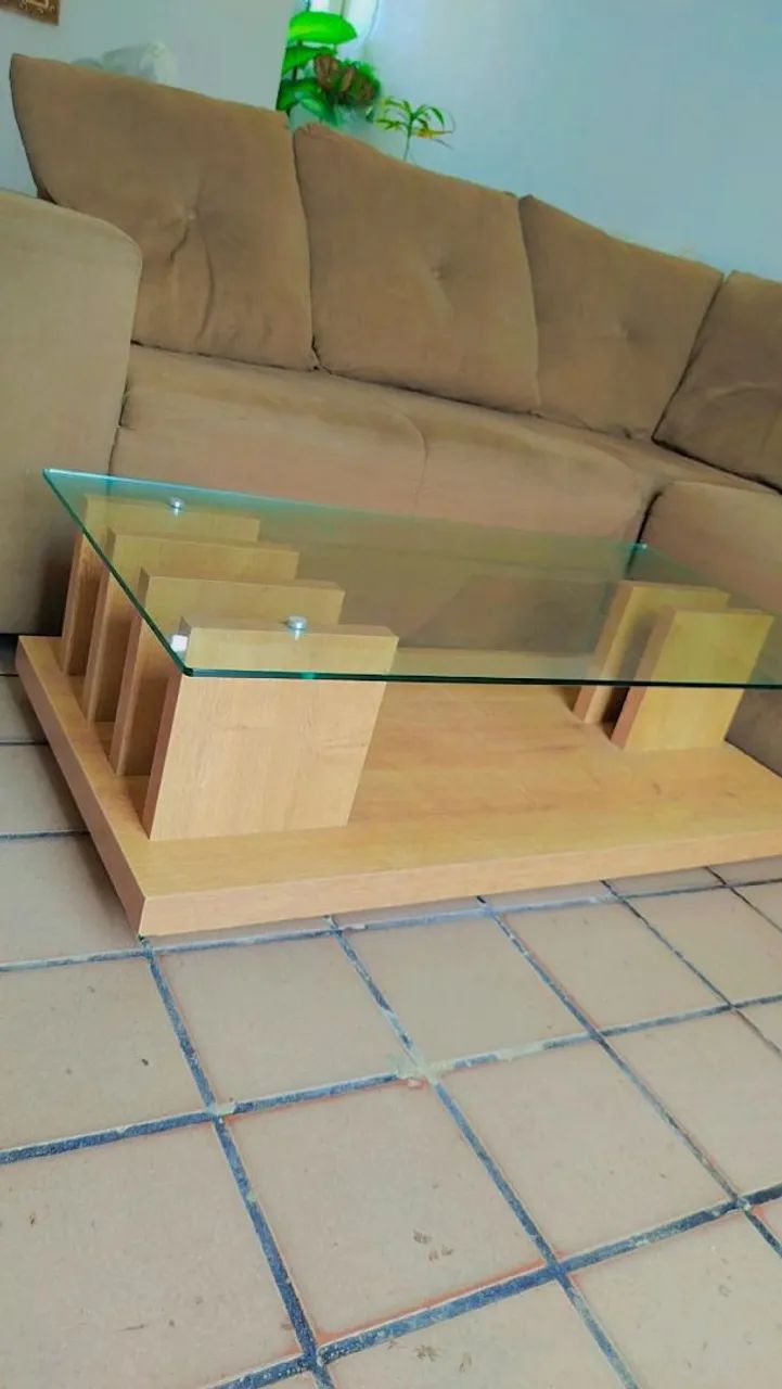 Centro para sala, bem conservado.