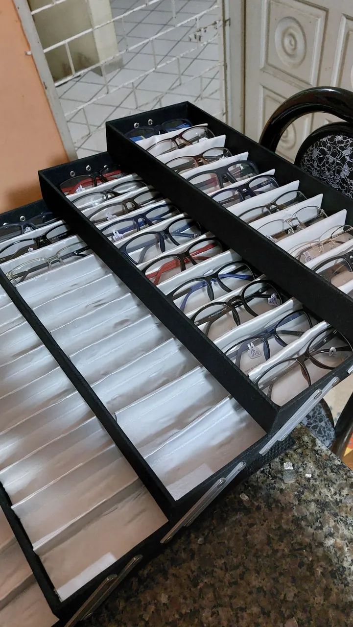Kit Para Ótica - Armações e Maleta - Foto 4