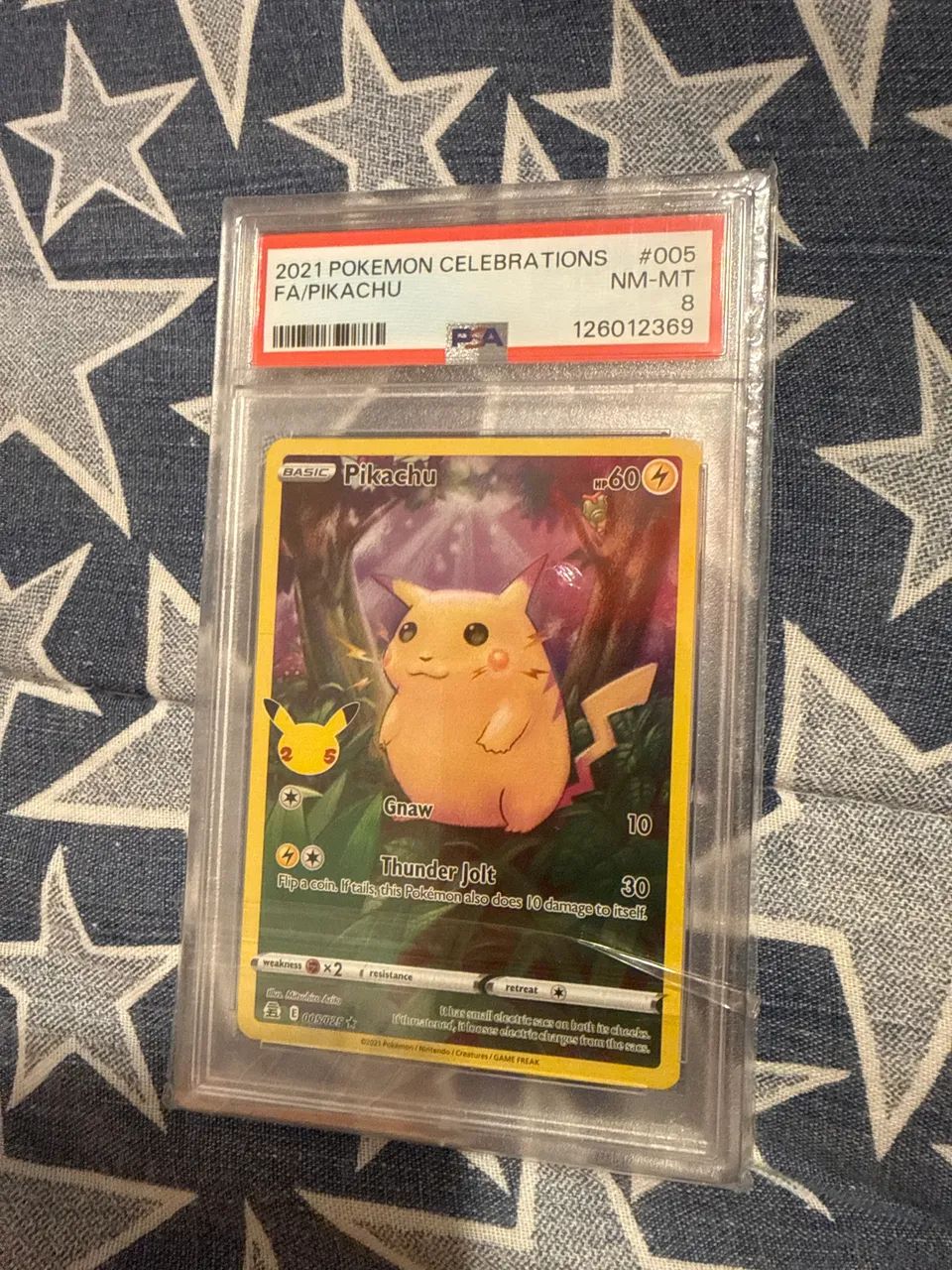 Carta Graduada PSA 8 - Pikachu - EN