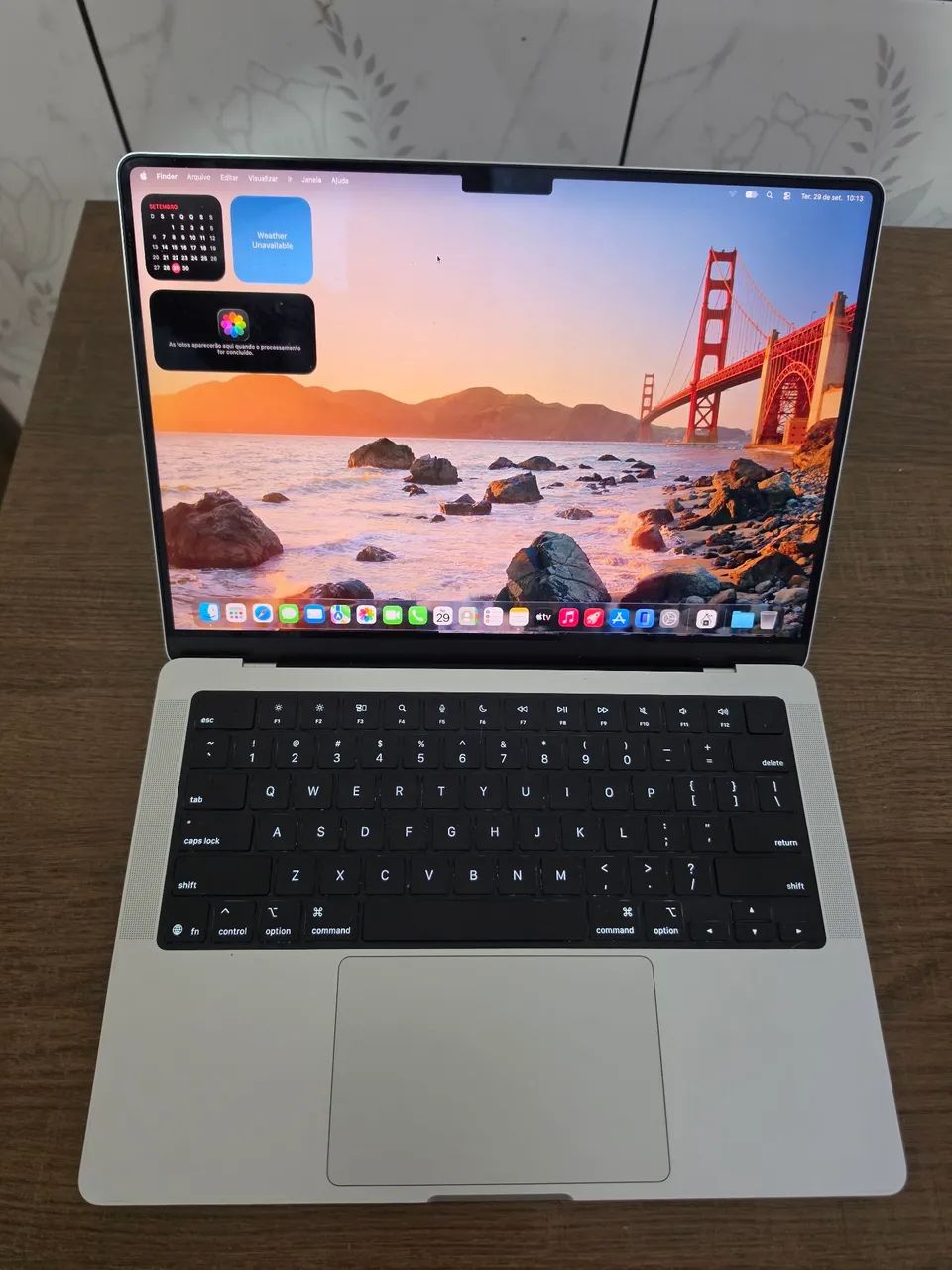 Apple macbook pro 14 m5 A3434 M5 16gb 512ssd top