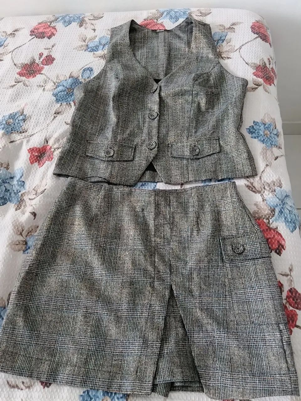 Conjunto de short saia, novo 