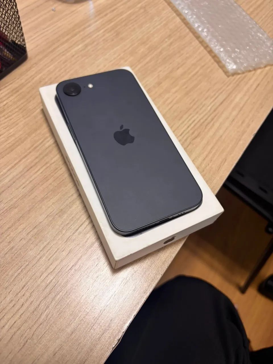 iPhone 16e