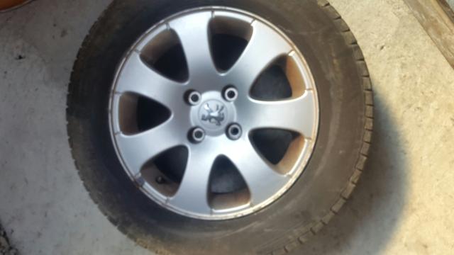 Jogo rodas originais 307 com pneus - Foto 6