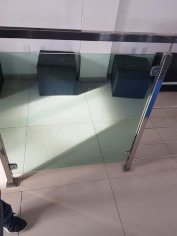 Divisória de inox e vidro - Foto 2