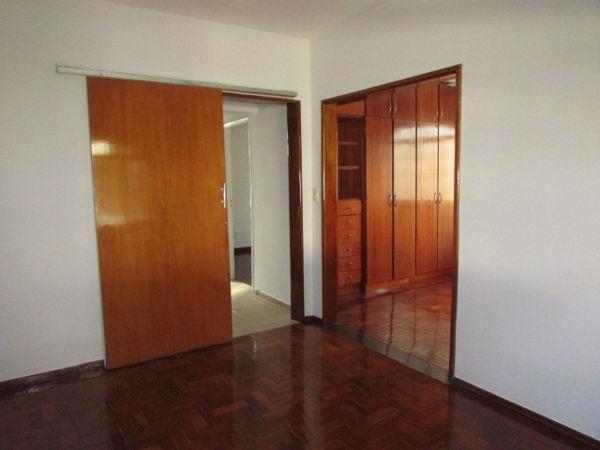 Casa com 4 quartos - Bairro Jardim América em Goiânia - Foto 13