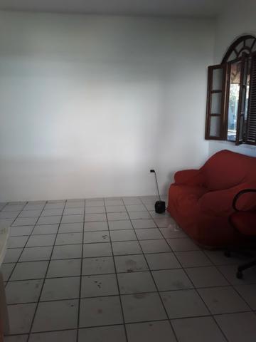 2/4, casa ampla, varanda, garagem, próximo a Praia! Pituaçu! - Foto 4